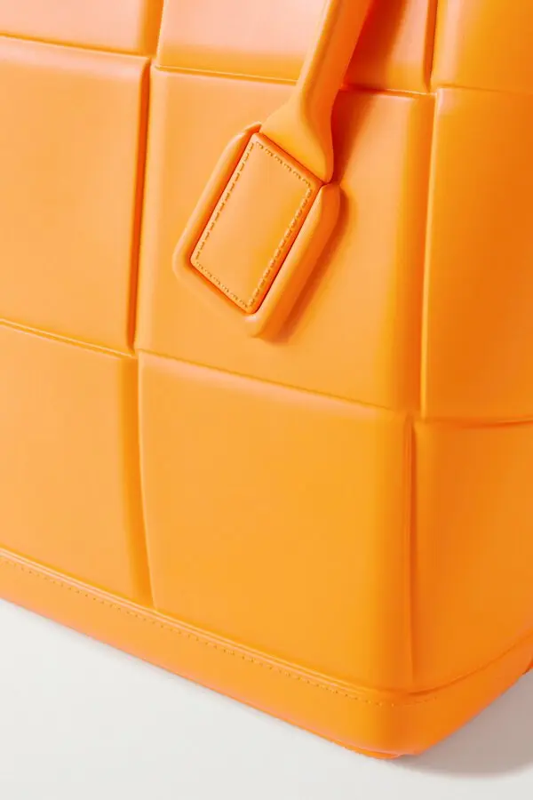 トートバッグ Bottega Veneta Arco Large Rubber Tote Tangerine Bottega Veneta – Arco Tote Rubber Large Tangerine | Carla